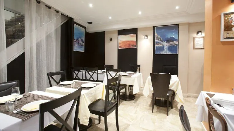 Lebron Hotell Paris