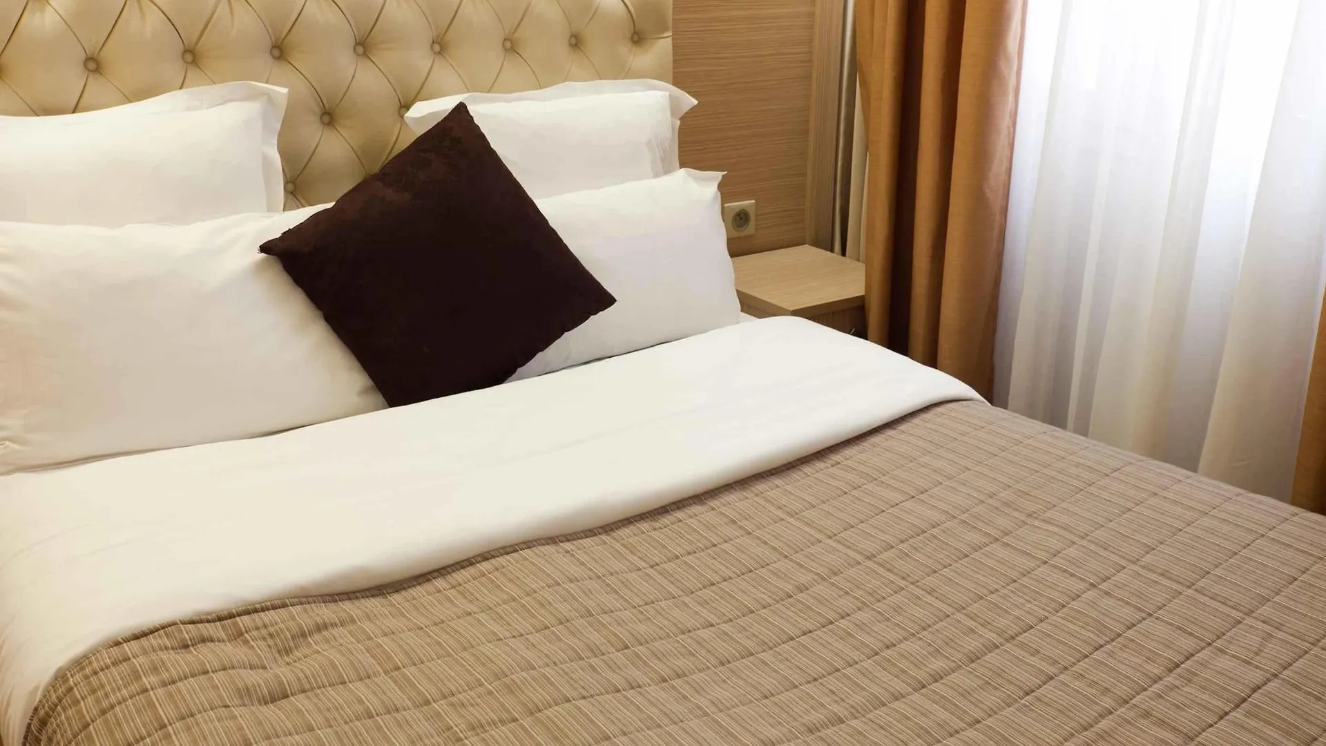 Lebron Hotel 3*