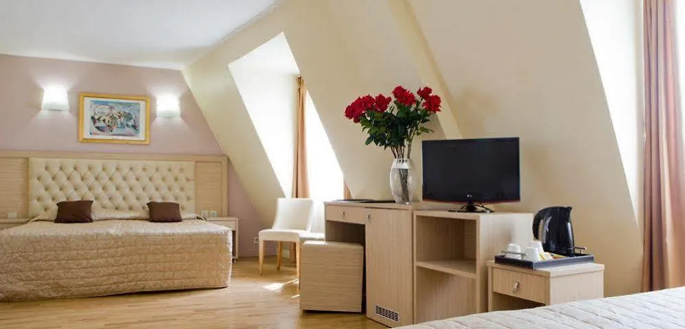 Lebron Hotel Paryż